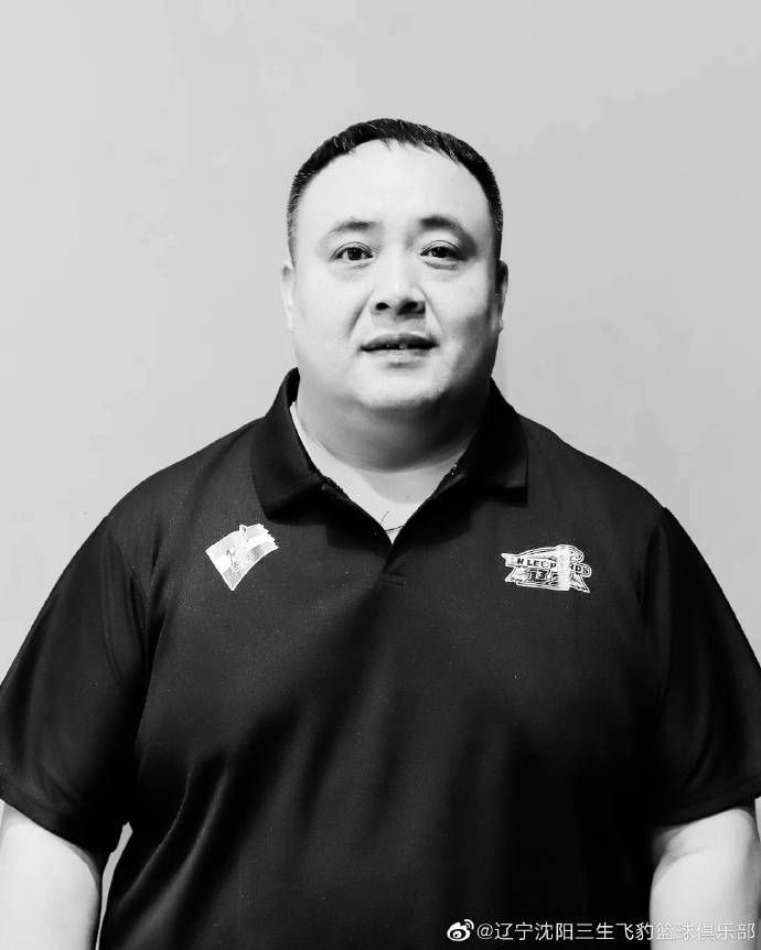 荡受被双龙3p男男